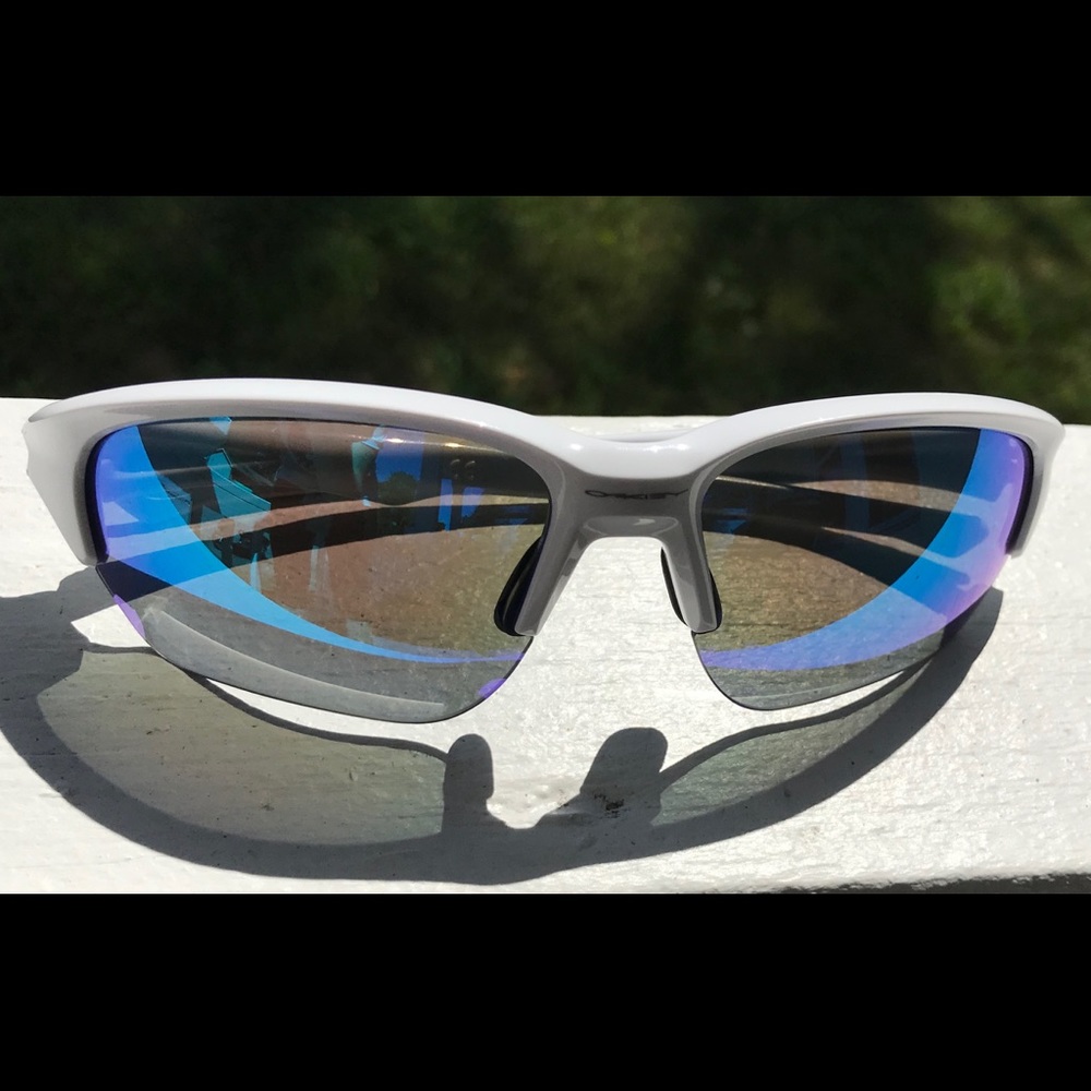 Authentic Oakley sunglasses unisex